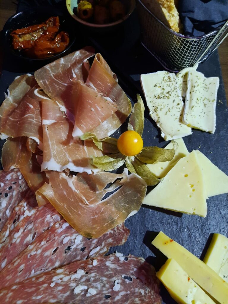 Apero-keller Antipasti weinkeller